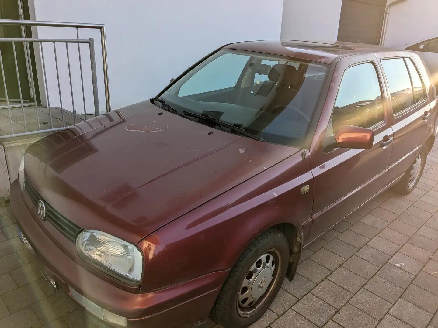 Volkswagen Golf 1.6 Roşu - 1