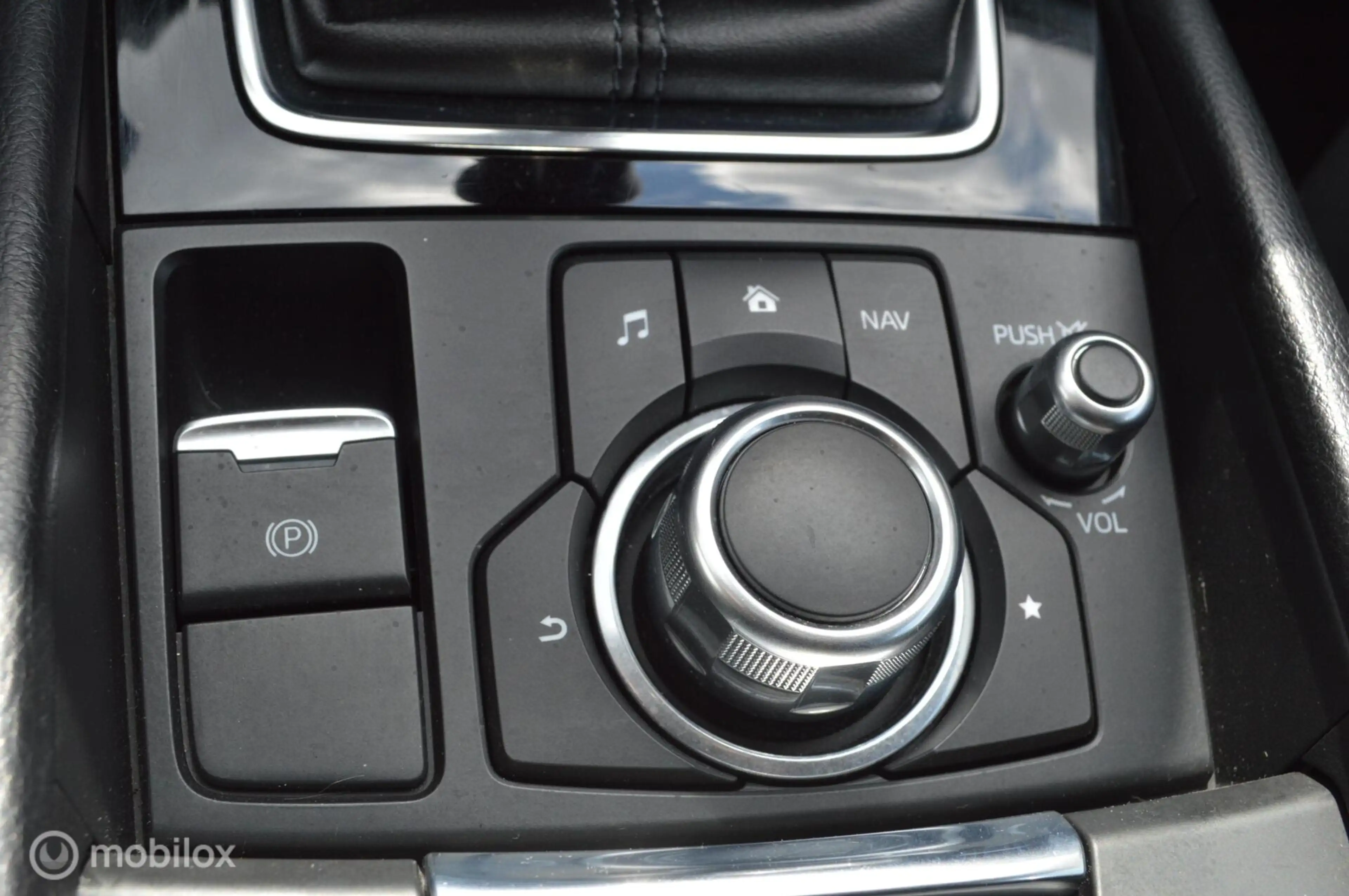 Mazda 3 2.0 SkyActiv-G 120 GT-M — photo 22