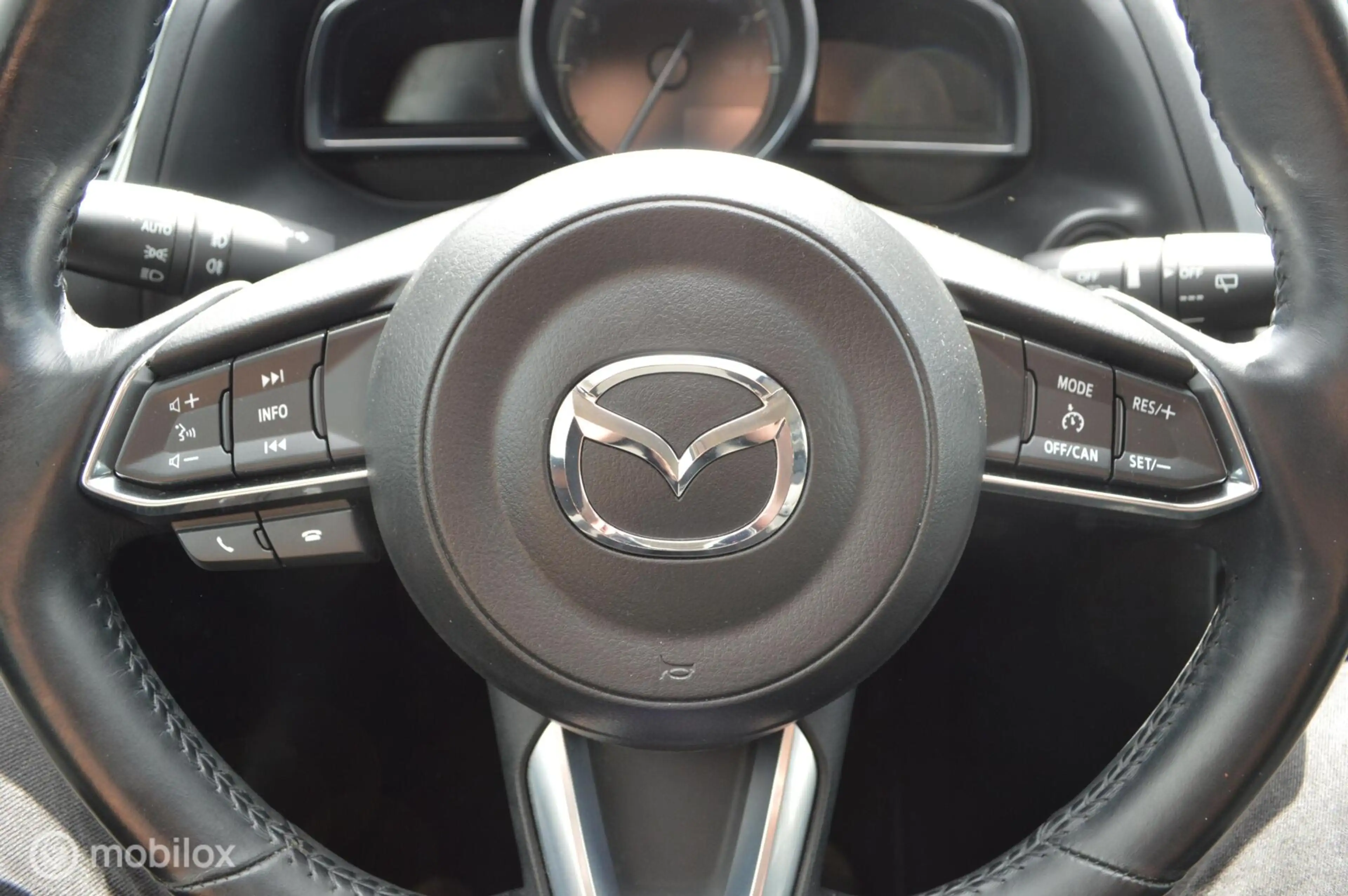 Mazda 3 2.0 SkyActiv-G 120 GT-M — photo 17