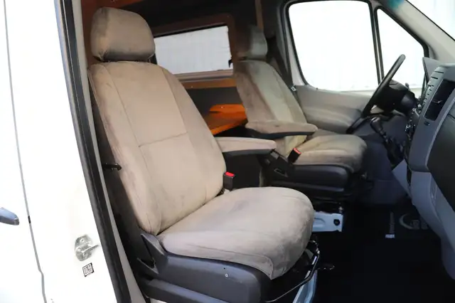 Mercedes-Benz Sprinter view 13