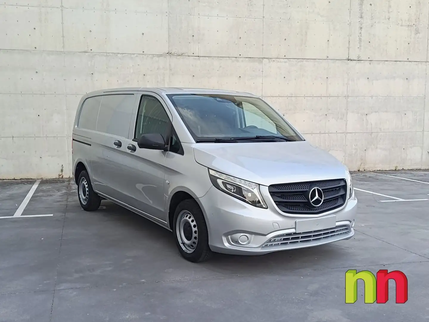 Mercedes-Benz Vito 114CDI 136cv Gris - 2