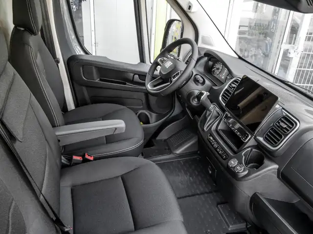 Fiat Ducato view 3