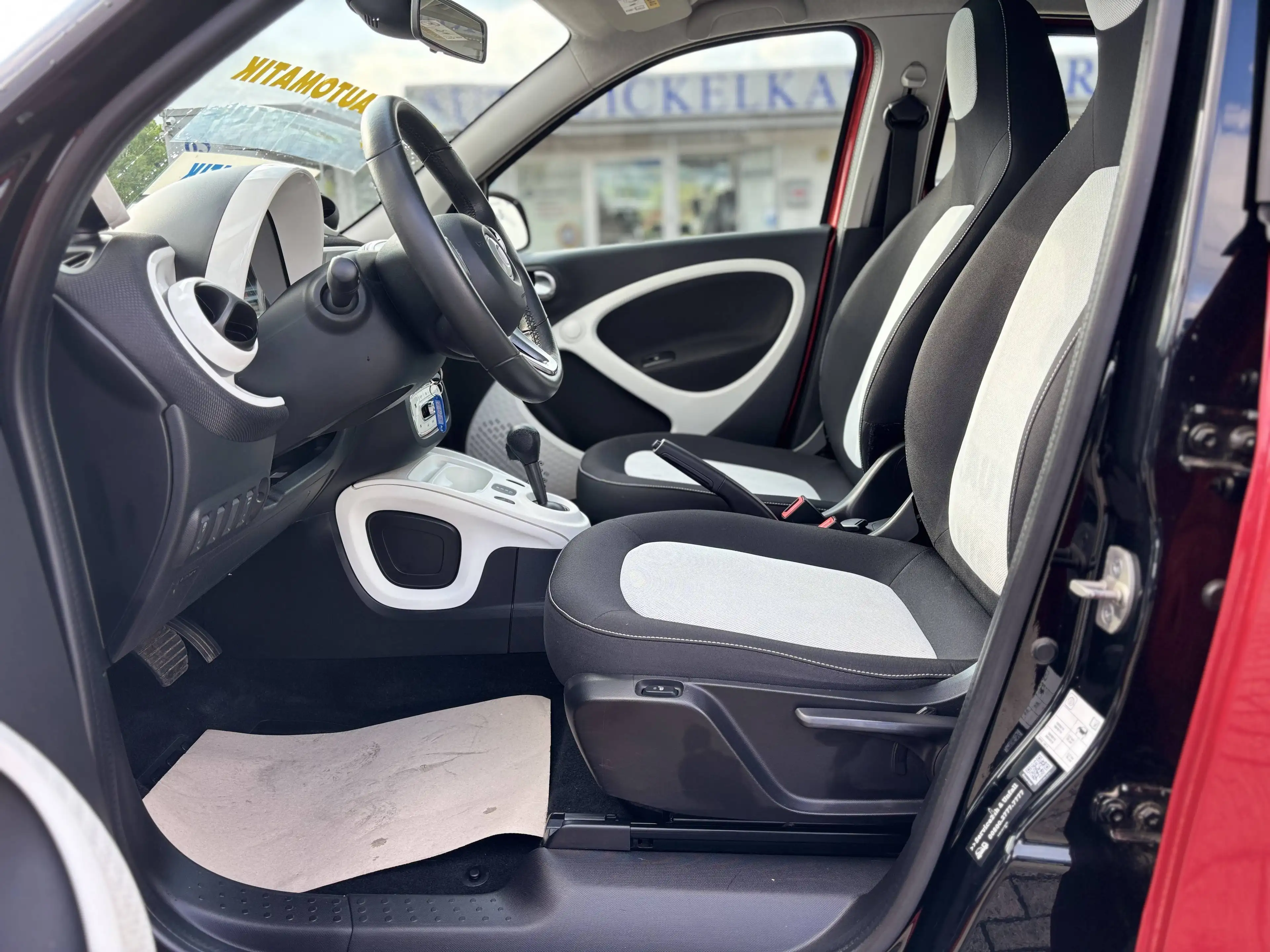 smart forFour ForFour Automatik Passion Turbo 66 kW PDC LED — photo 10