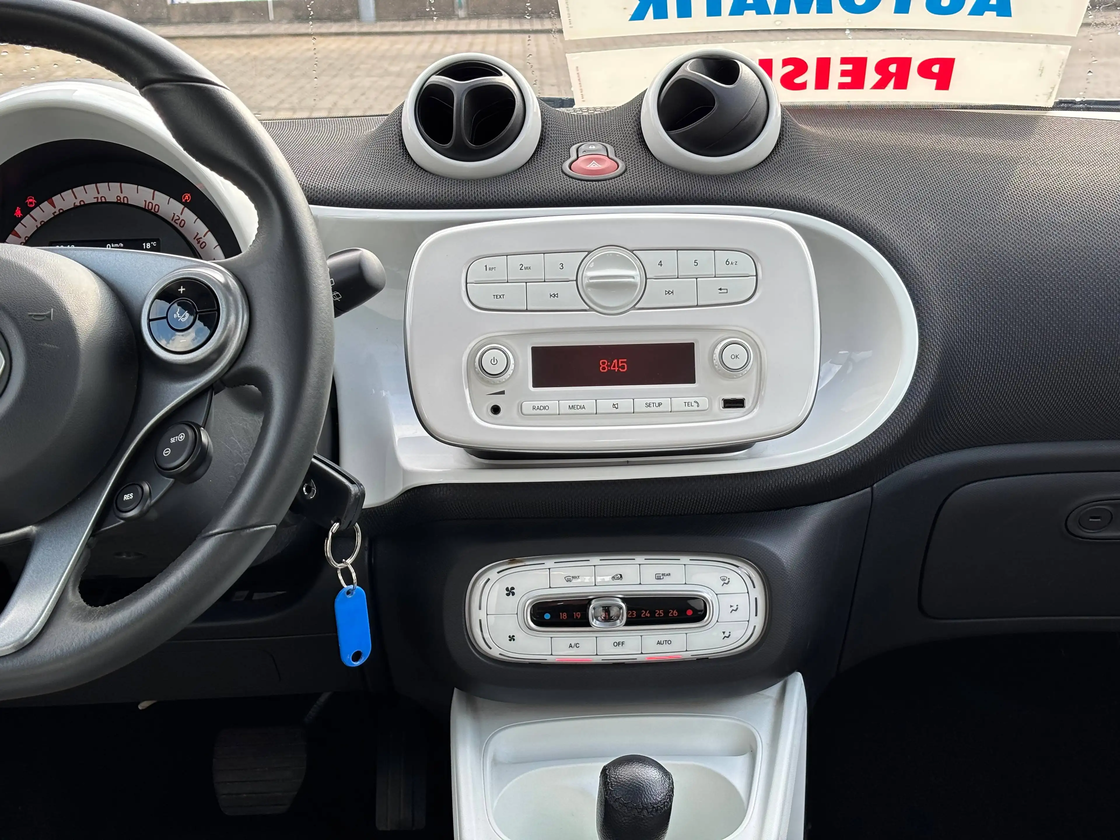 smart forFour ForFour Automatik Passion Turbo 66 kW PDC LED — photo 8