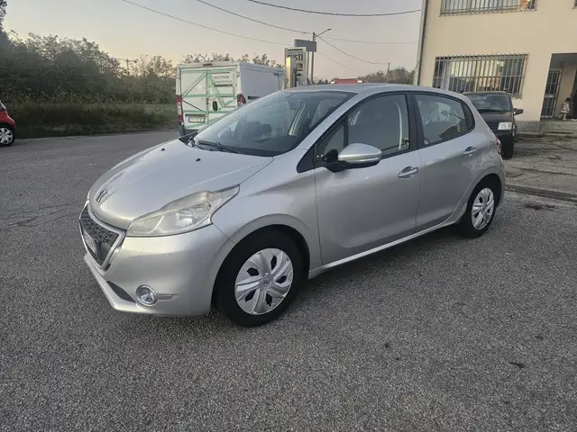 Peugeot 208 5p 1.2 vti 12v Allure
