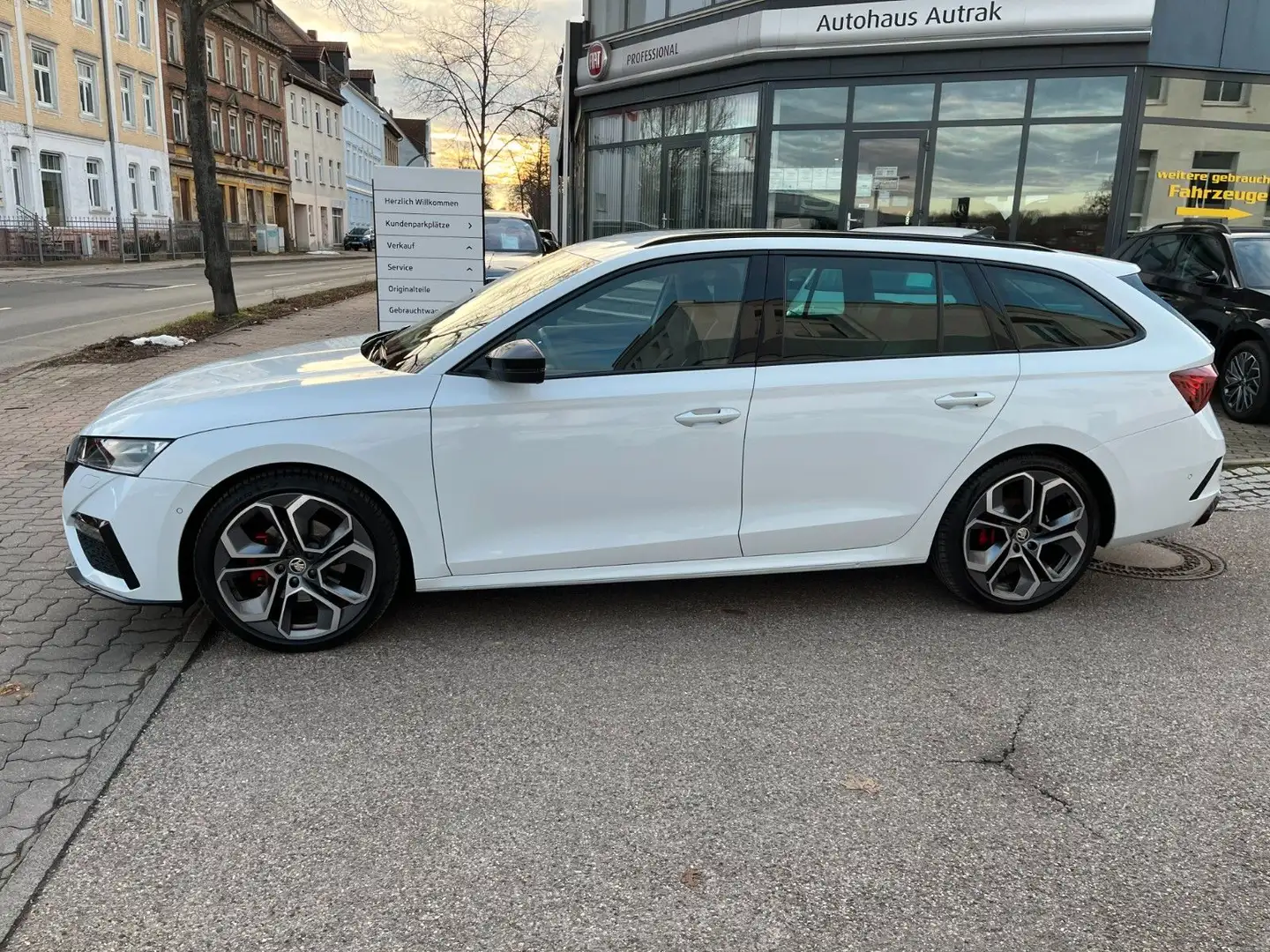 Skoda Octavia Combi RS Plus 2.0TDI 4x4 147kW 7Gang-DSG Weiß - 2