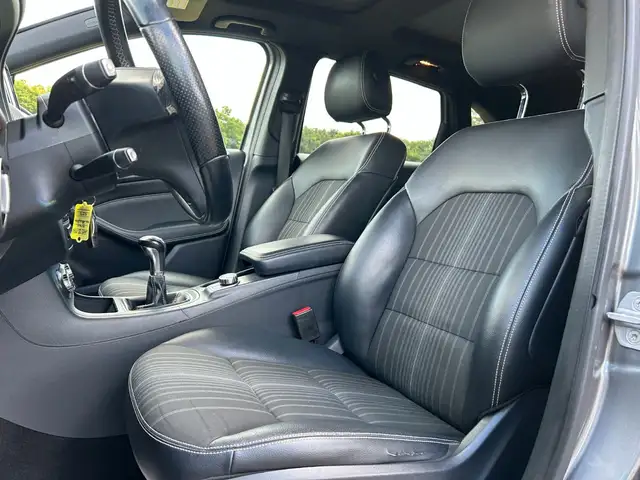 Mercedes-Benz B-Class view 18