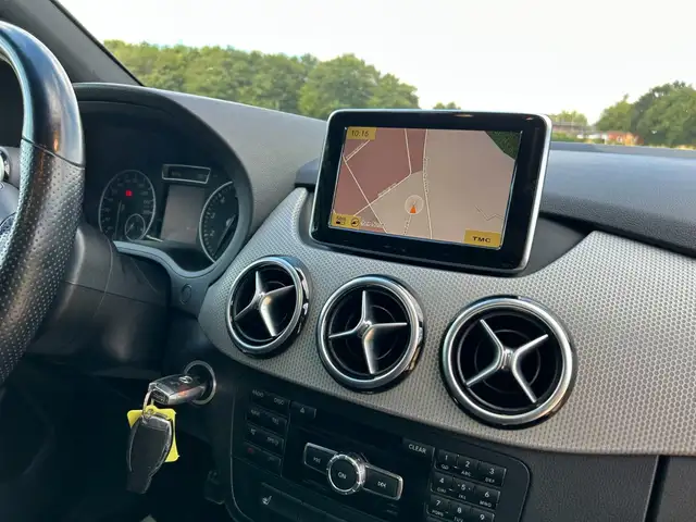 Mercedes-Benz B-Class view 26
