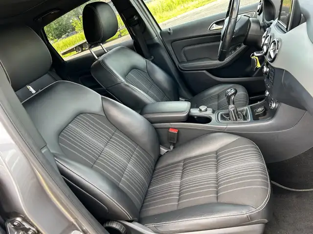 Mercedes-Benz B-Class view 29