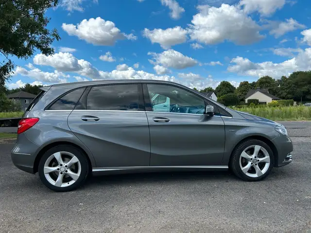 Mercedes-Benz B-Class view 6