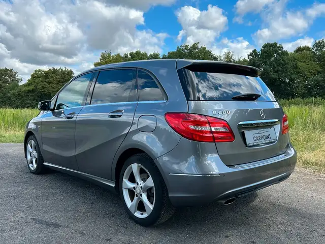 Mercedes-Benz B-Class view 3