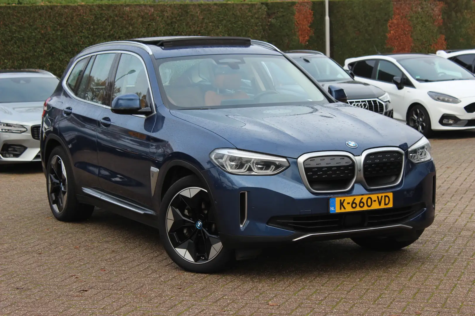 BMW iX3 Executive 80 kWh / SoH 95.5% / Panoramadak / Camer Blauw - 1