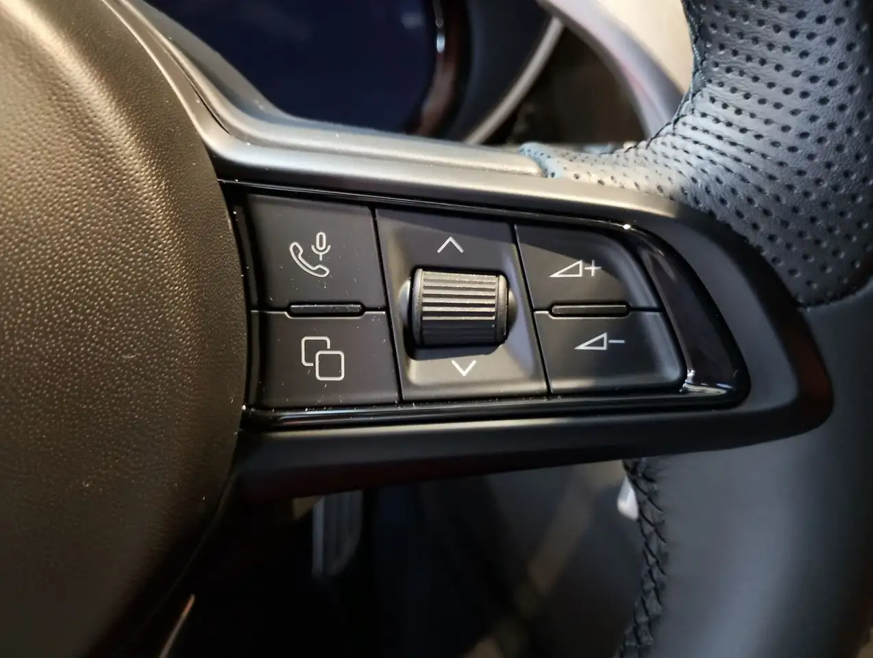 Alfa Romeo Giulia 2025 — фото 15