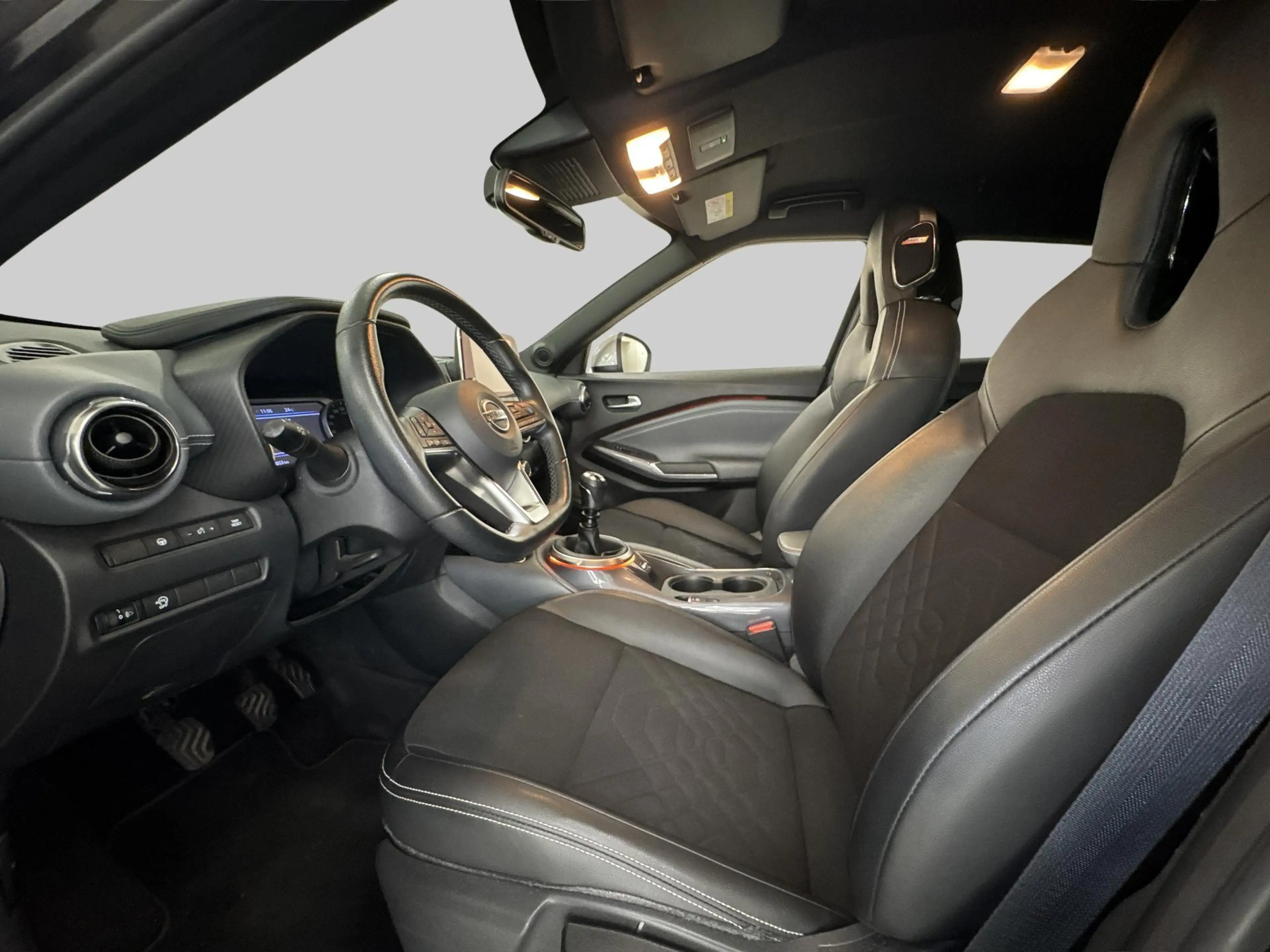 Nissan Juke 1.0 DIG-T Business Premium — photo 12