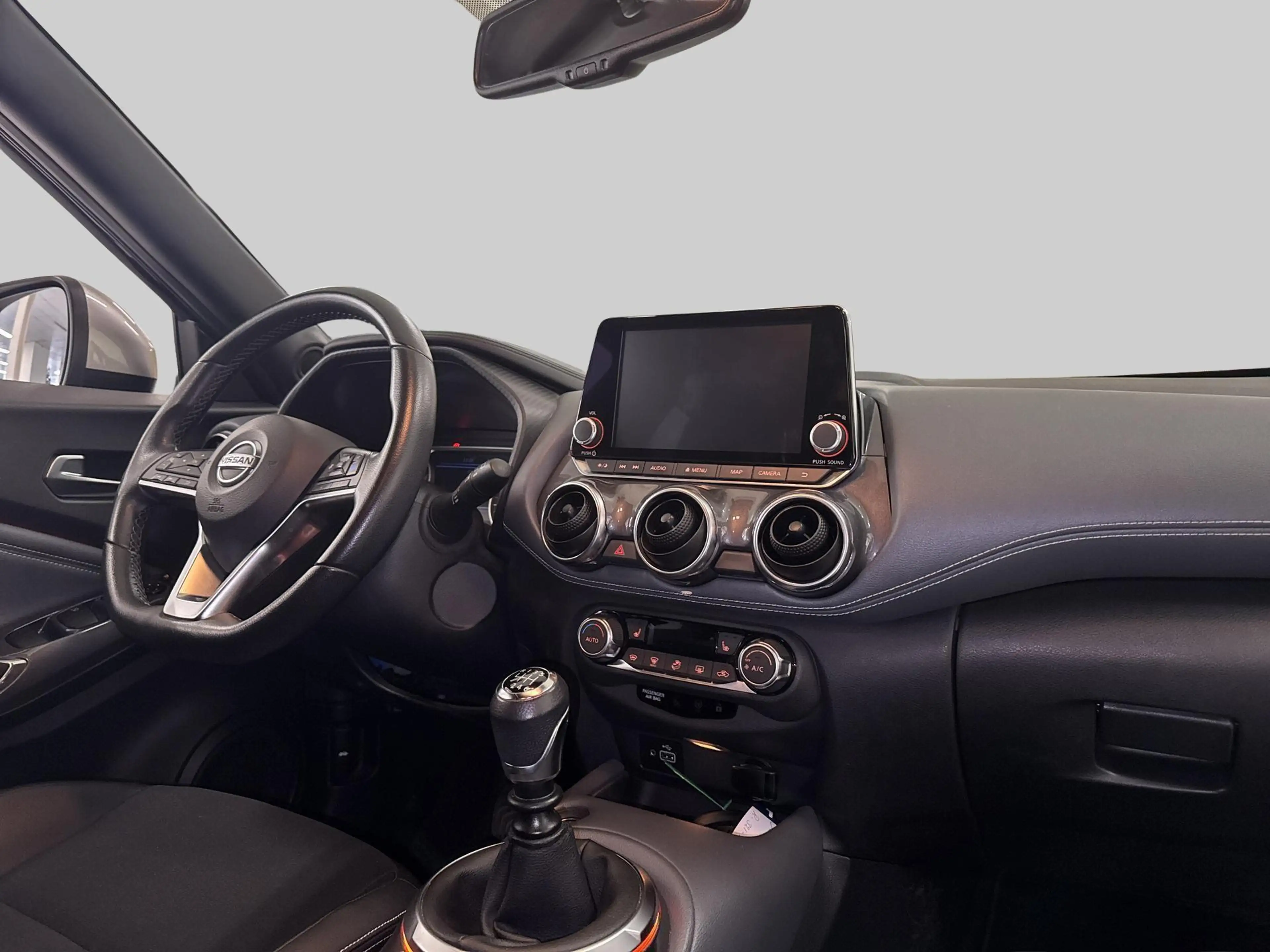 Nissan Juke 1.0 DIG-T Business Premium — photo 13