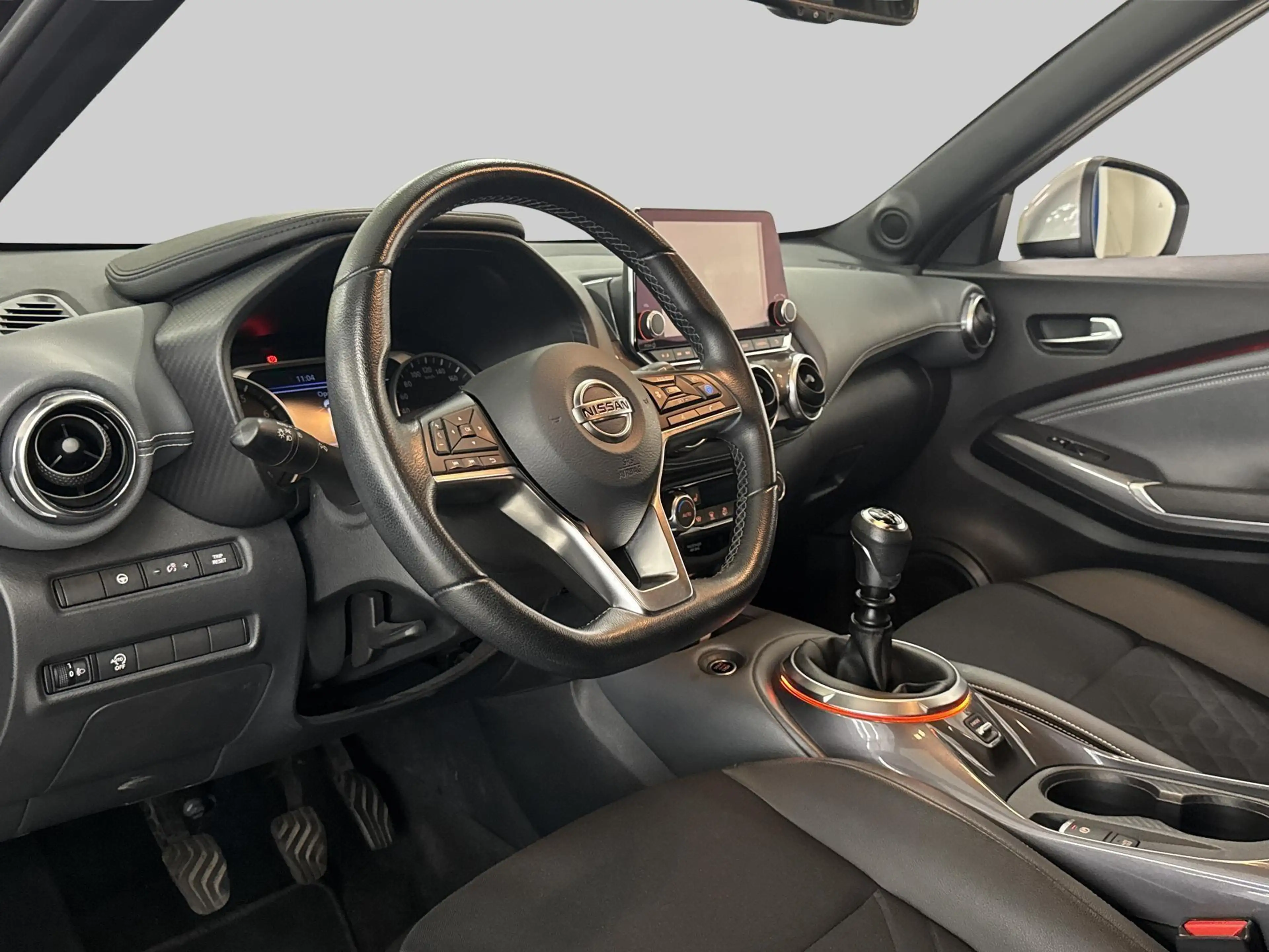 Nissan Juke 1.0 DIG-T Business Premium — photo 4