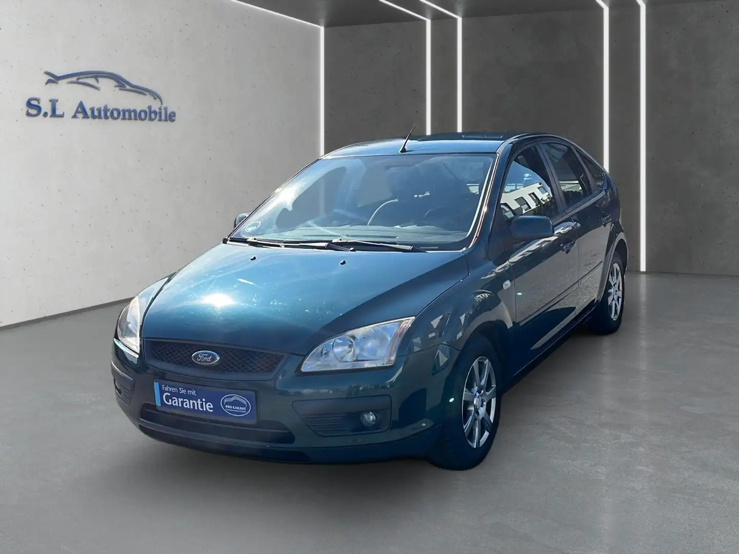 Ford Focus Lim. Fun X  Wagen Nr 007 Grün - 1