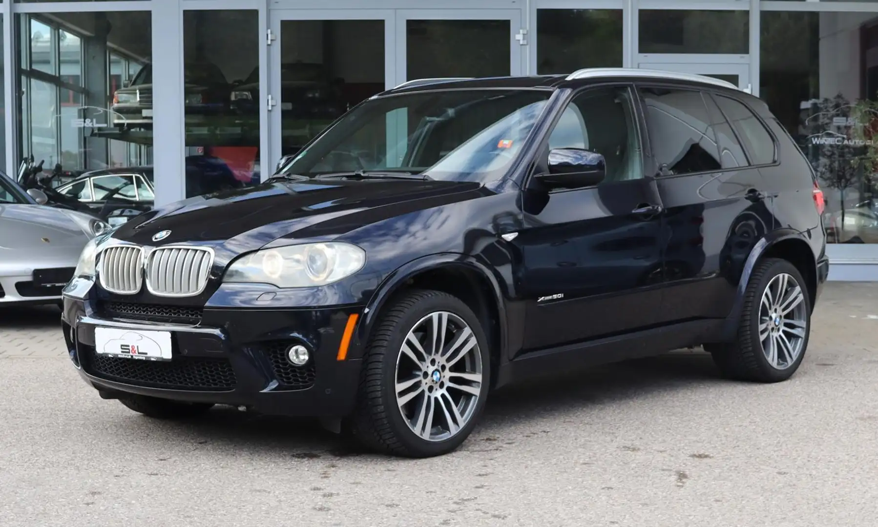 BMW X5 xDrive50i V8 M-Sport/Pano/Navi/Leder/Export Schwarz - 1