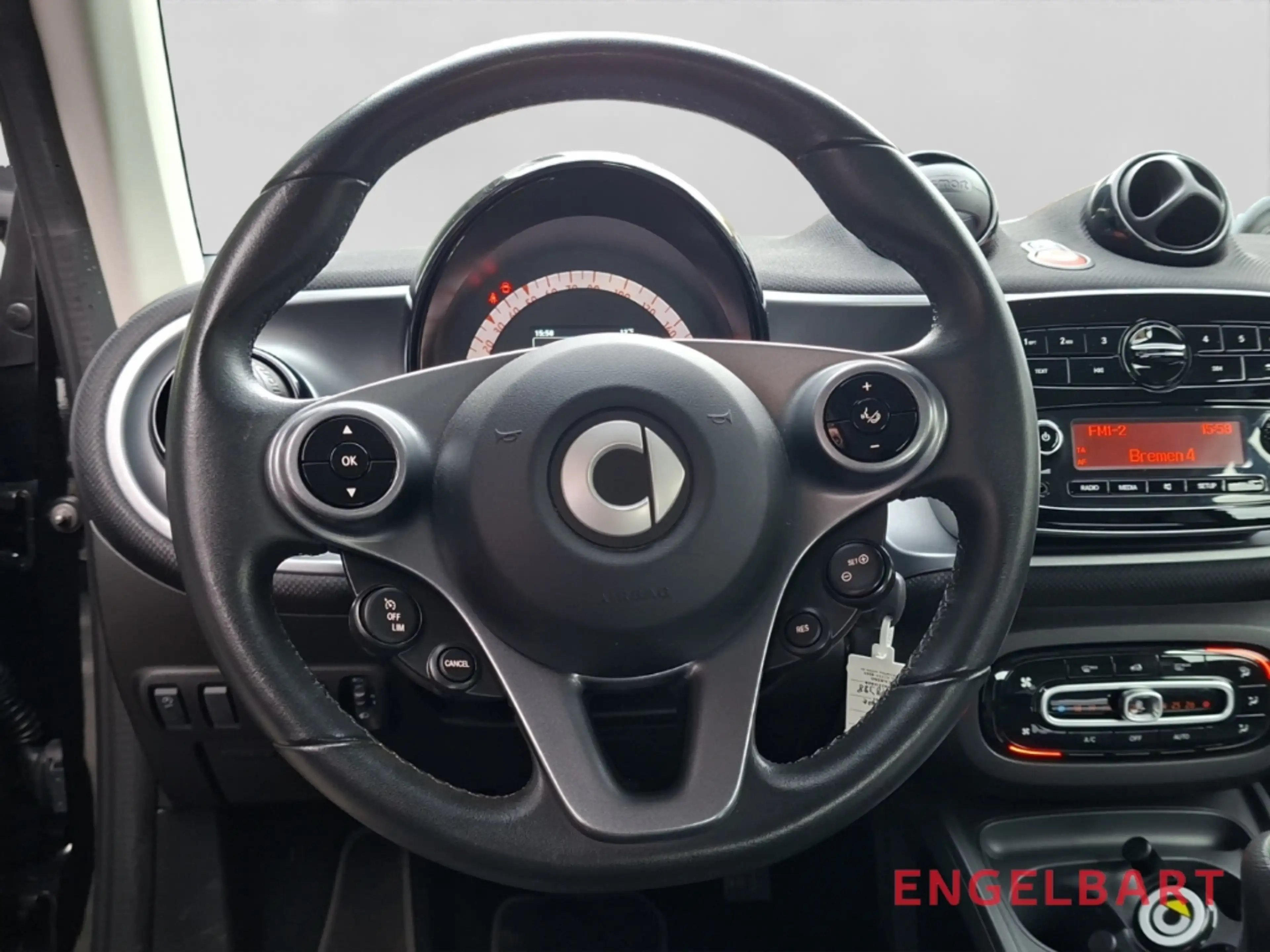 smart forTwo coupe Allwetterreifen Sitzheizung — photo 8