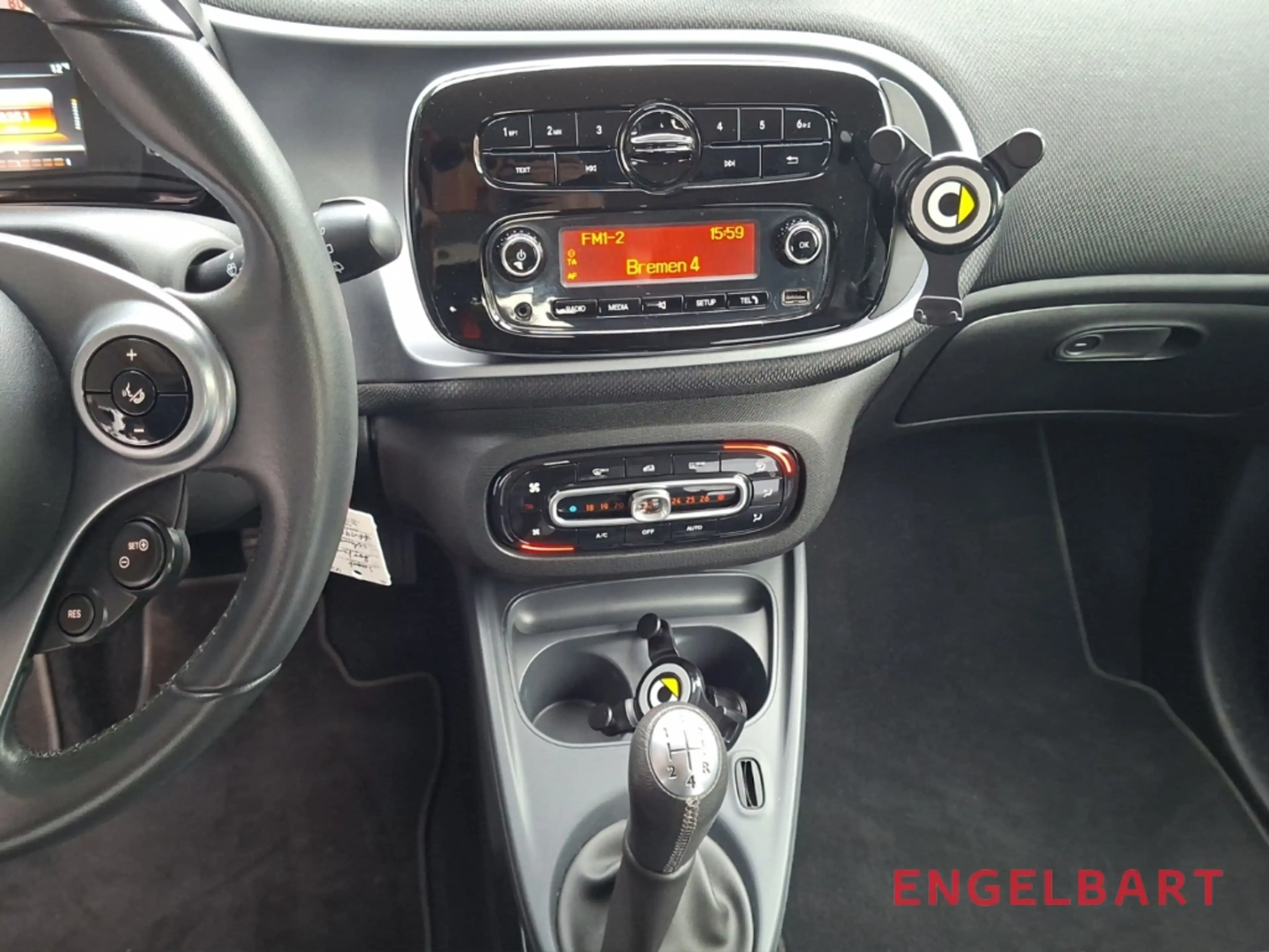 smart forTwo coupe Allwetterreifen Sitzheizung — photo 9