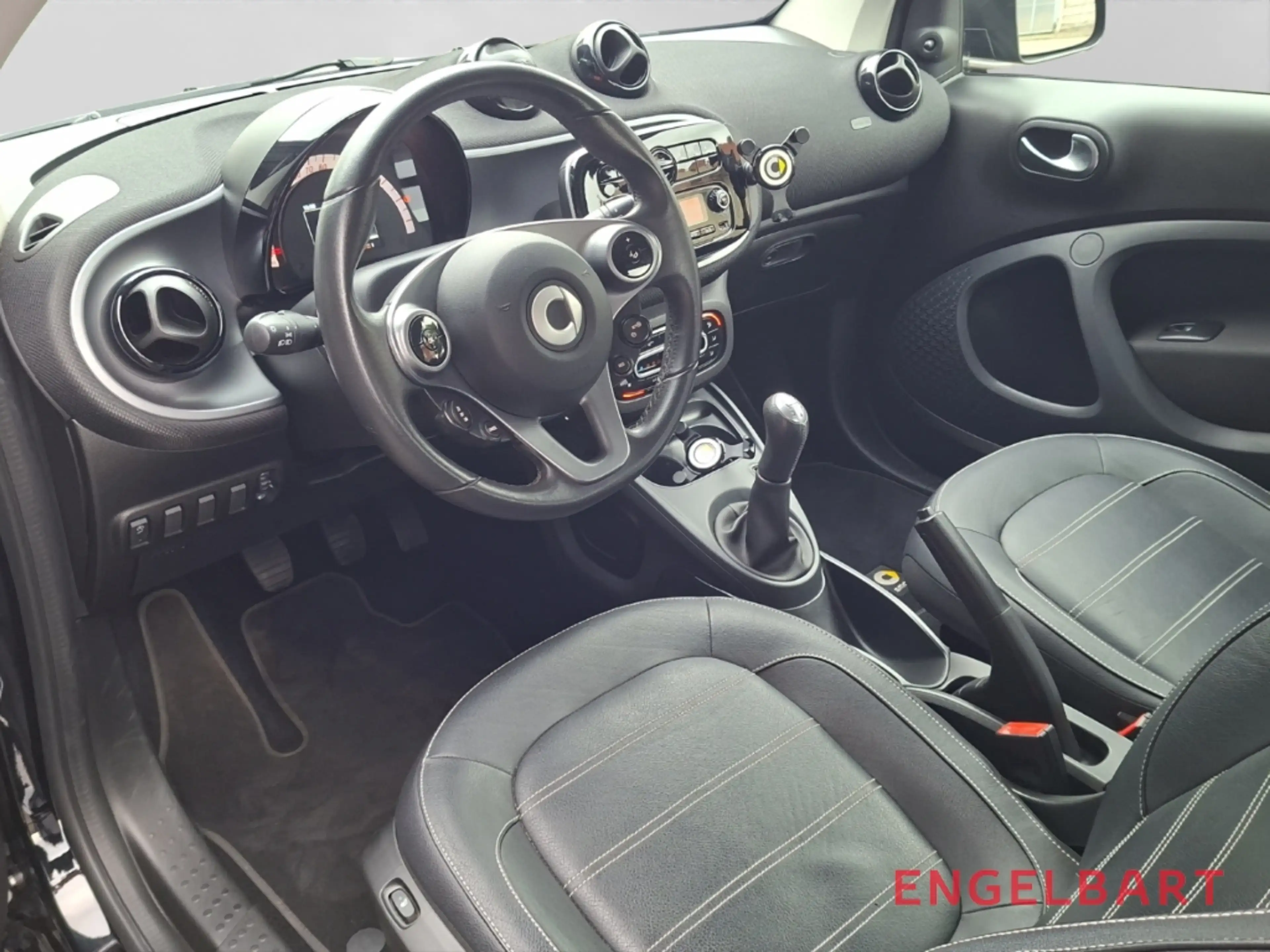 smart forTwo coupe Allwetterreifen Sitzheizung — photo 7