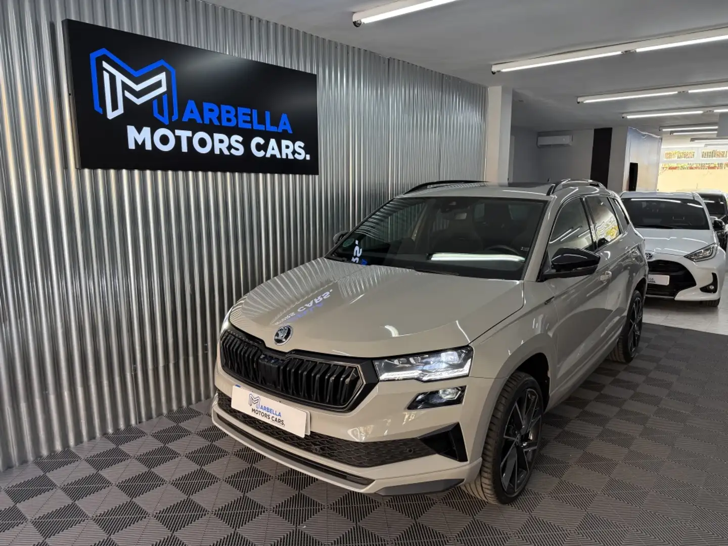 Skoda Karoq 1.5 TSI Sportline ACT DSG Gris - 1