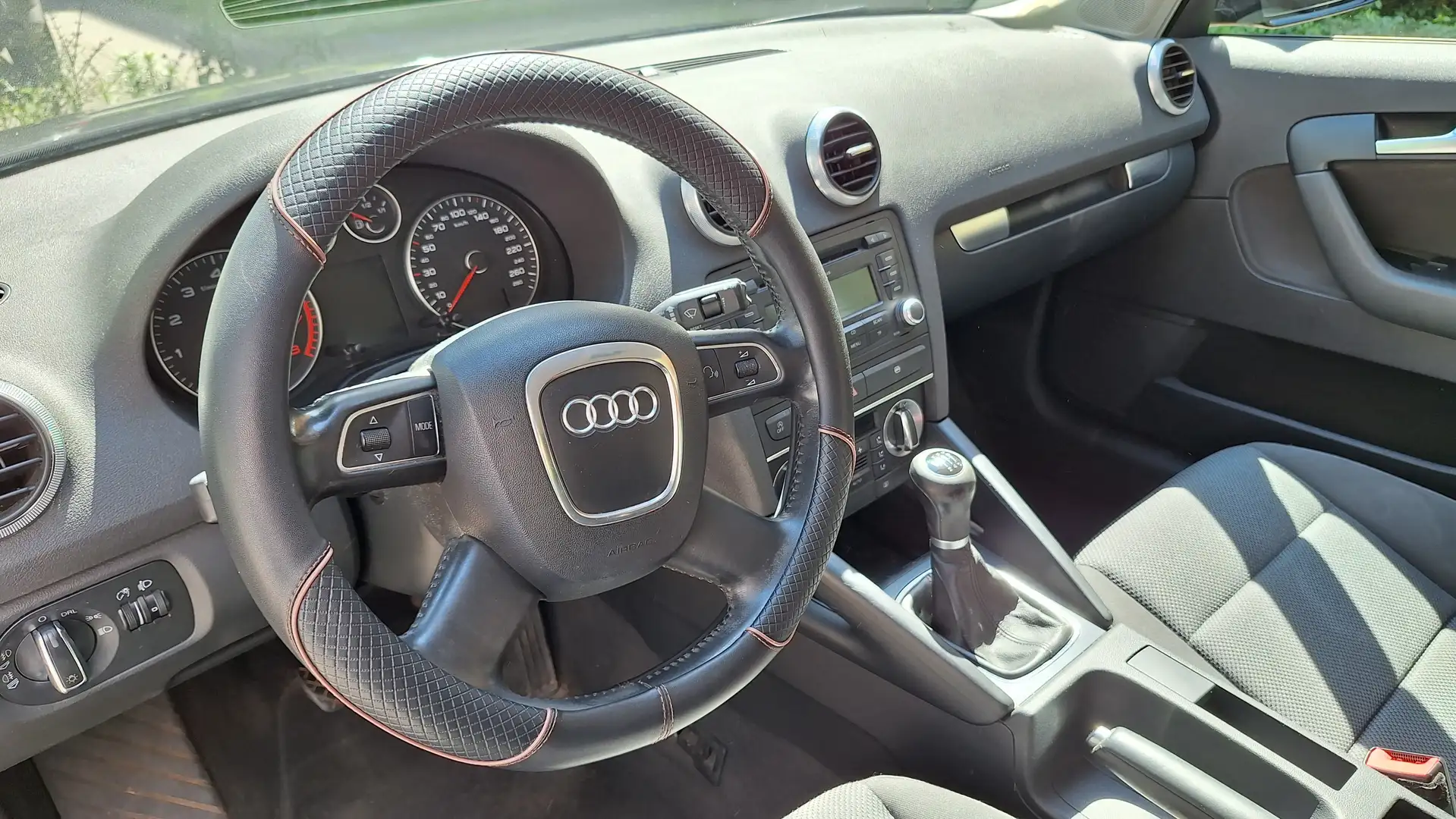 Audi A3 A3 1.4 TFSI Sportback Ambition Schwarz - 2