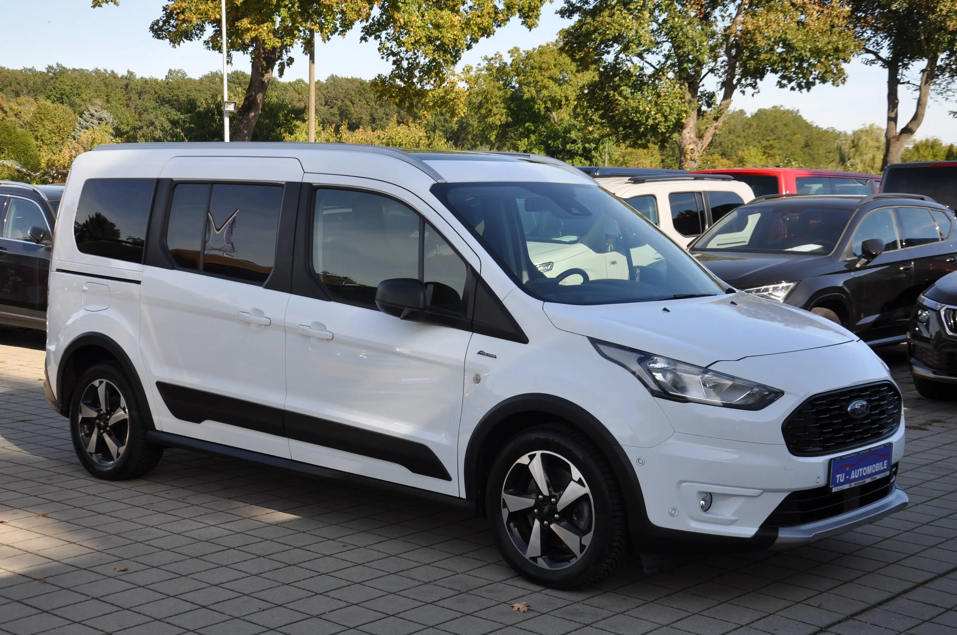 Ford Grand Tourneo Grand Tourneo Connect 1.5 TDCi Active. AHK-PANO-NA
