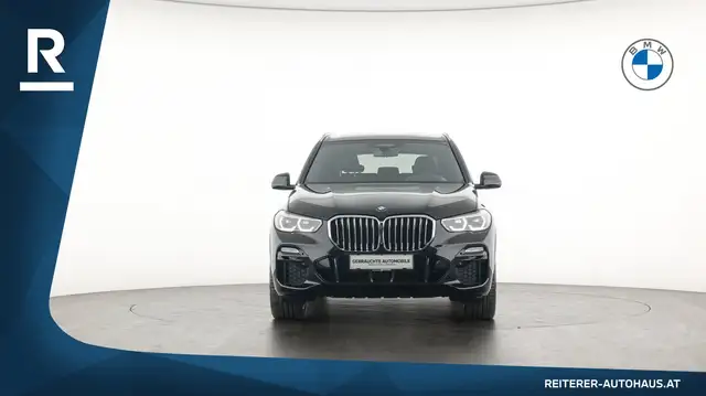 BMW X5 view 2