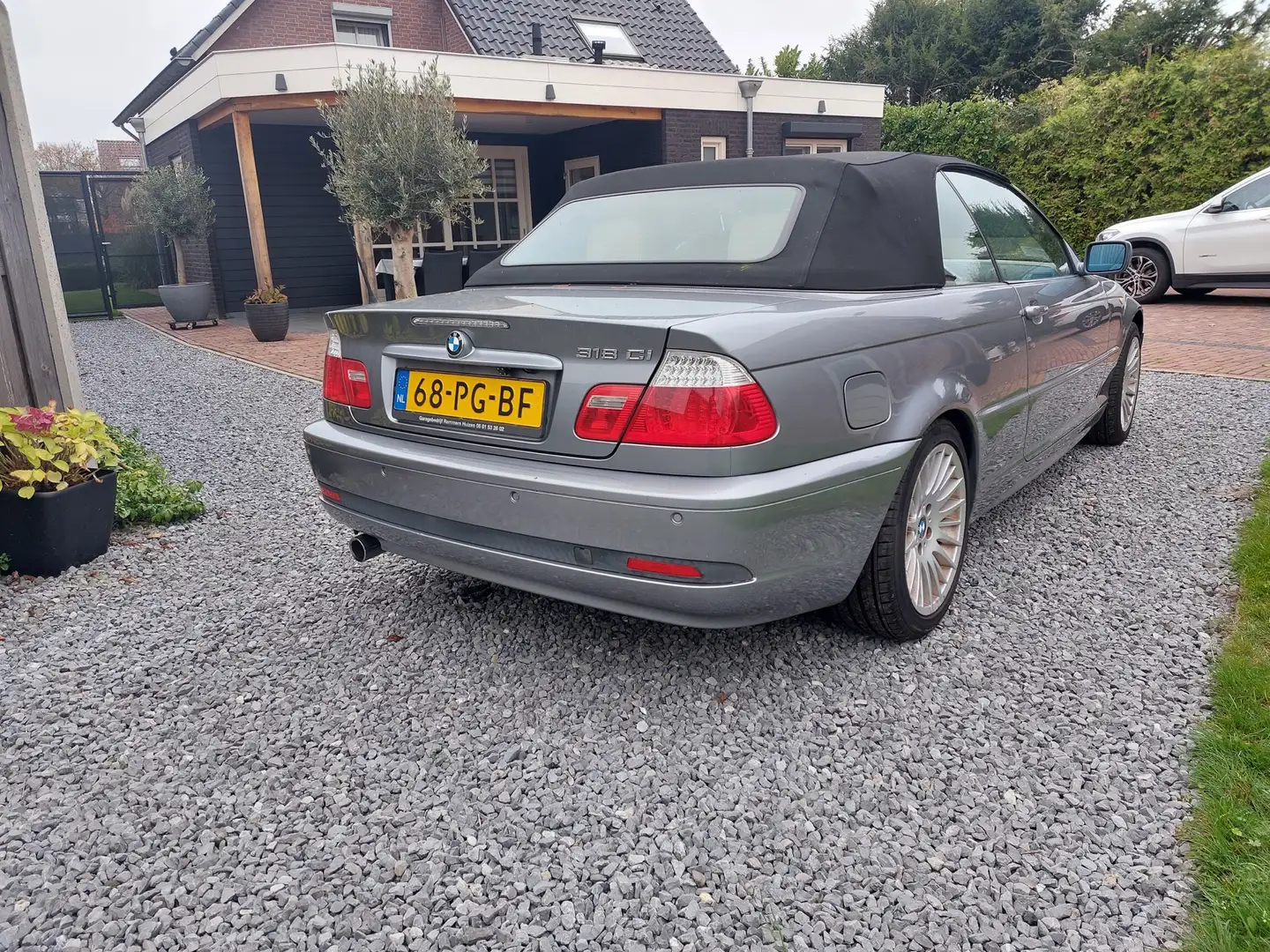 BMW 330 318Ci Executive Grijs - 1