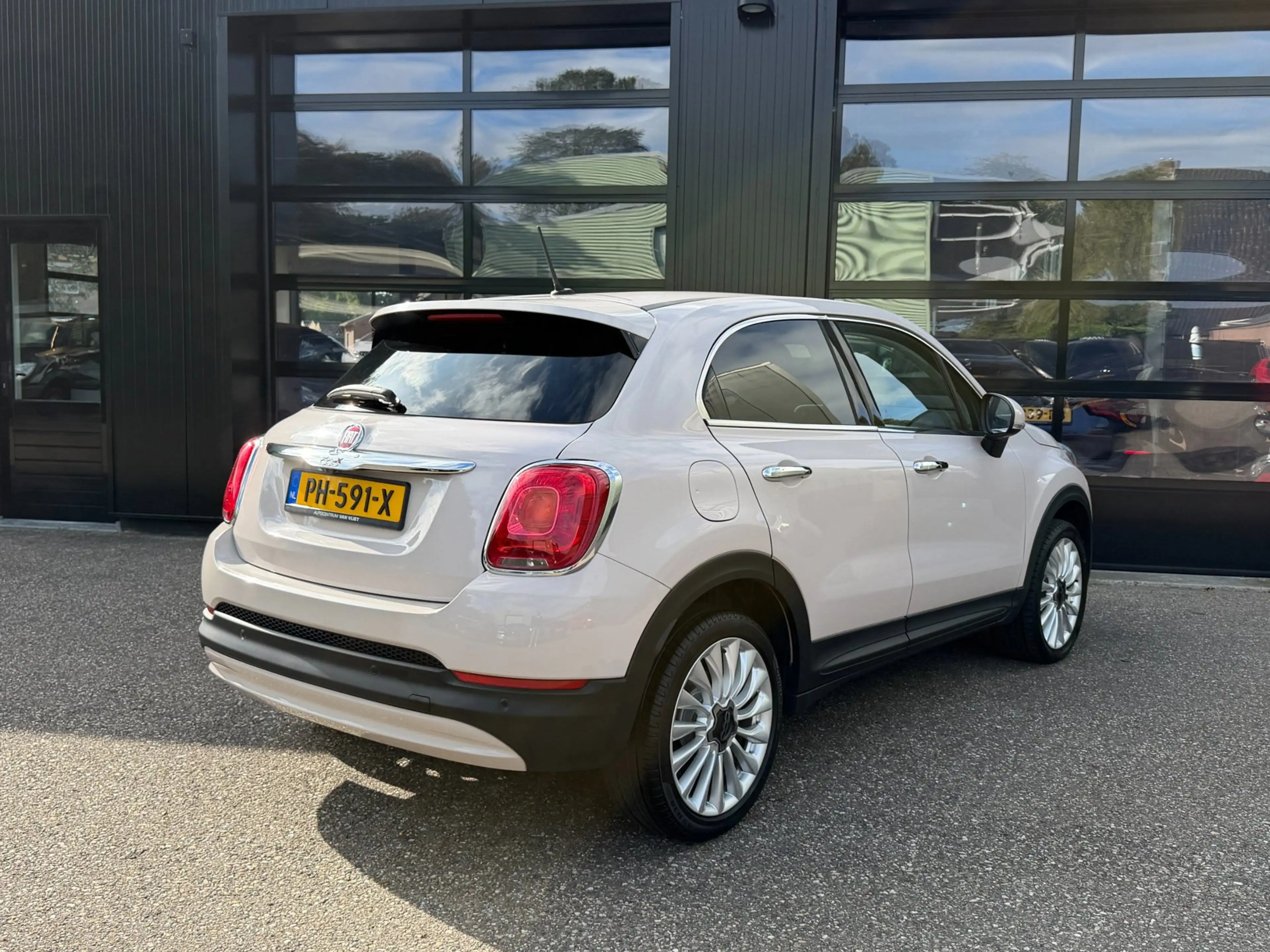 Fiat 500X Cross 1.4 Turbo MultiAir CrossPlus Leer Camera — photo 3