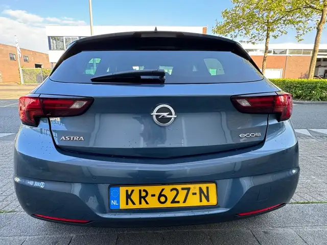 Opel Astra view 7