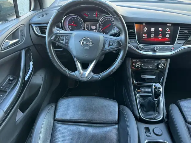 Opel Astra view 2