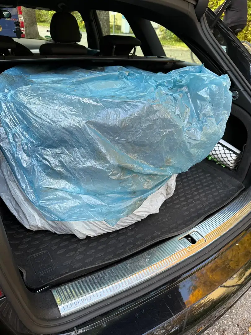 Audi A4 Ambiente Schwarz - 2