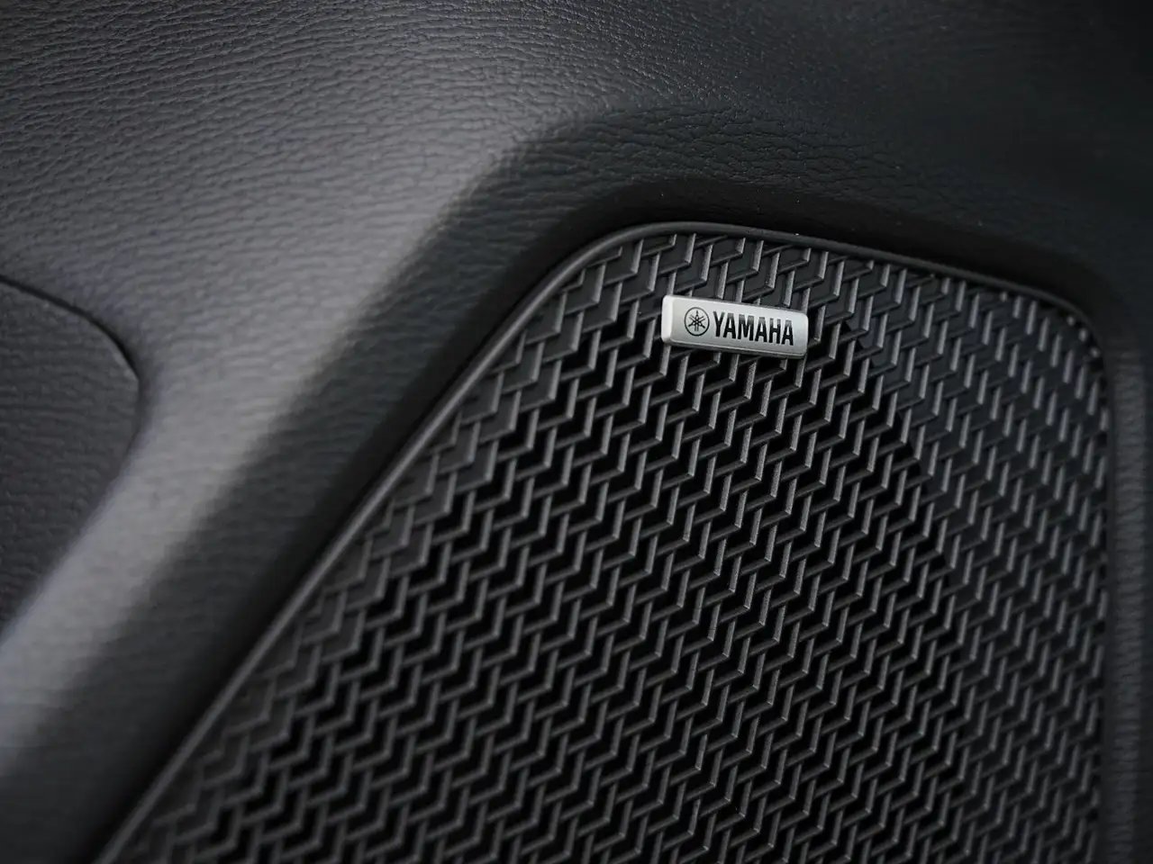 Mitsubishi Outlander снимка Mitsubishi Outlander