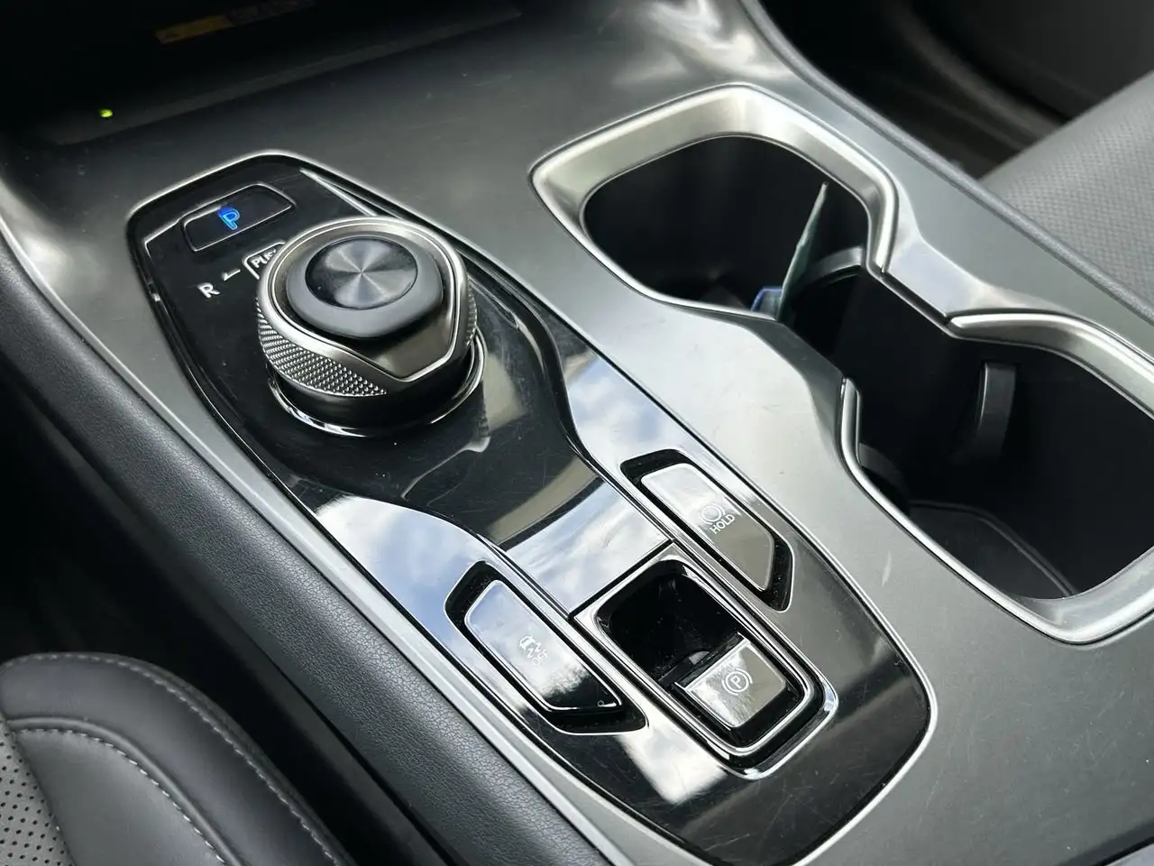 Lexus RZ снимка Lexus RZ