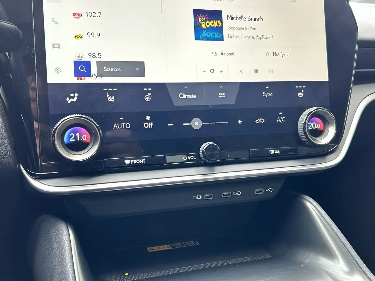 Lexus RZ снимка Lexus RZ