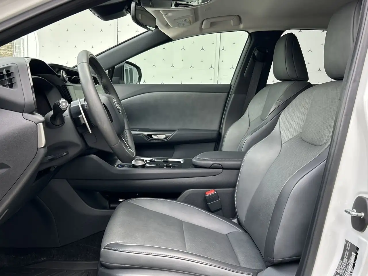 Lexus RZ снимка Lexus RZ