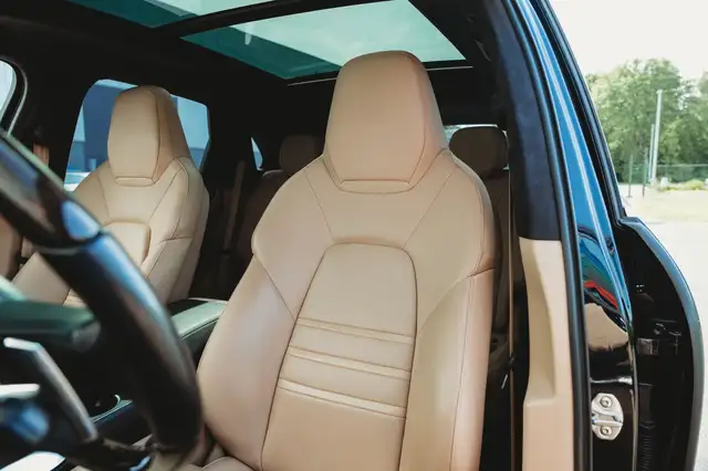 Porsche Cayenne view 13