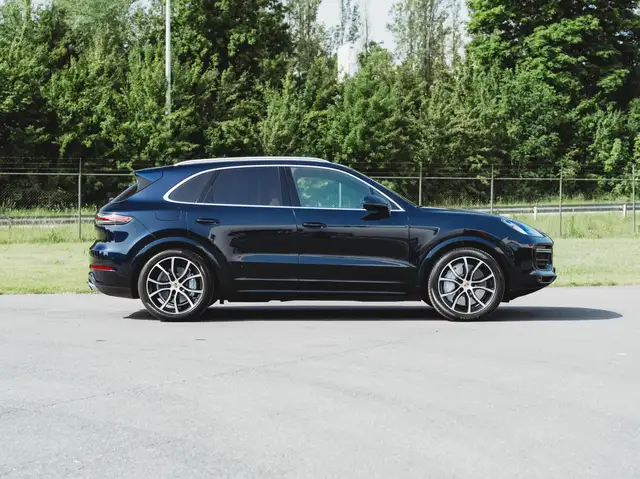 Porsche Cayenne view 7