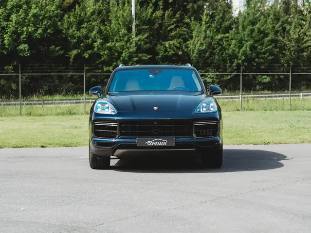 Porsche Cayenne view 2