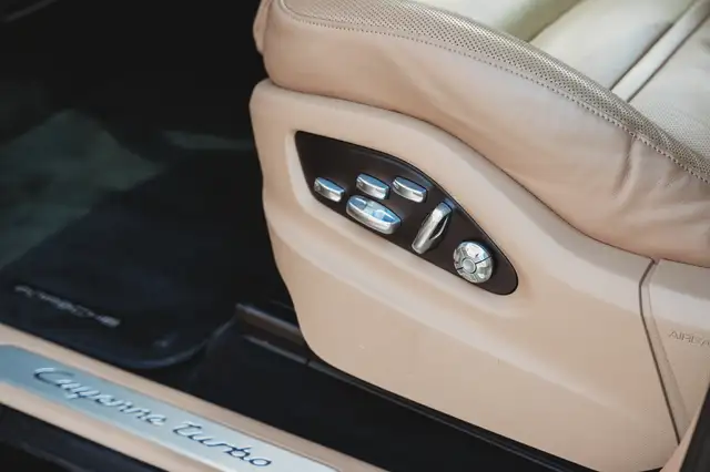 Porsche Cayenne view 15
