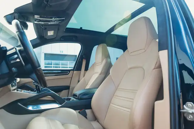 Porsche Cayenne view 14
