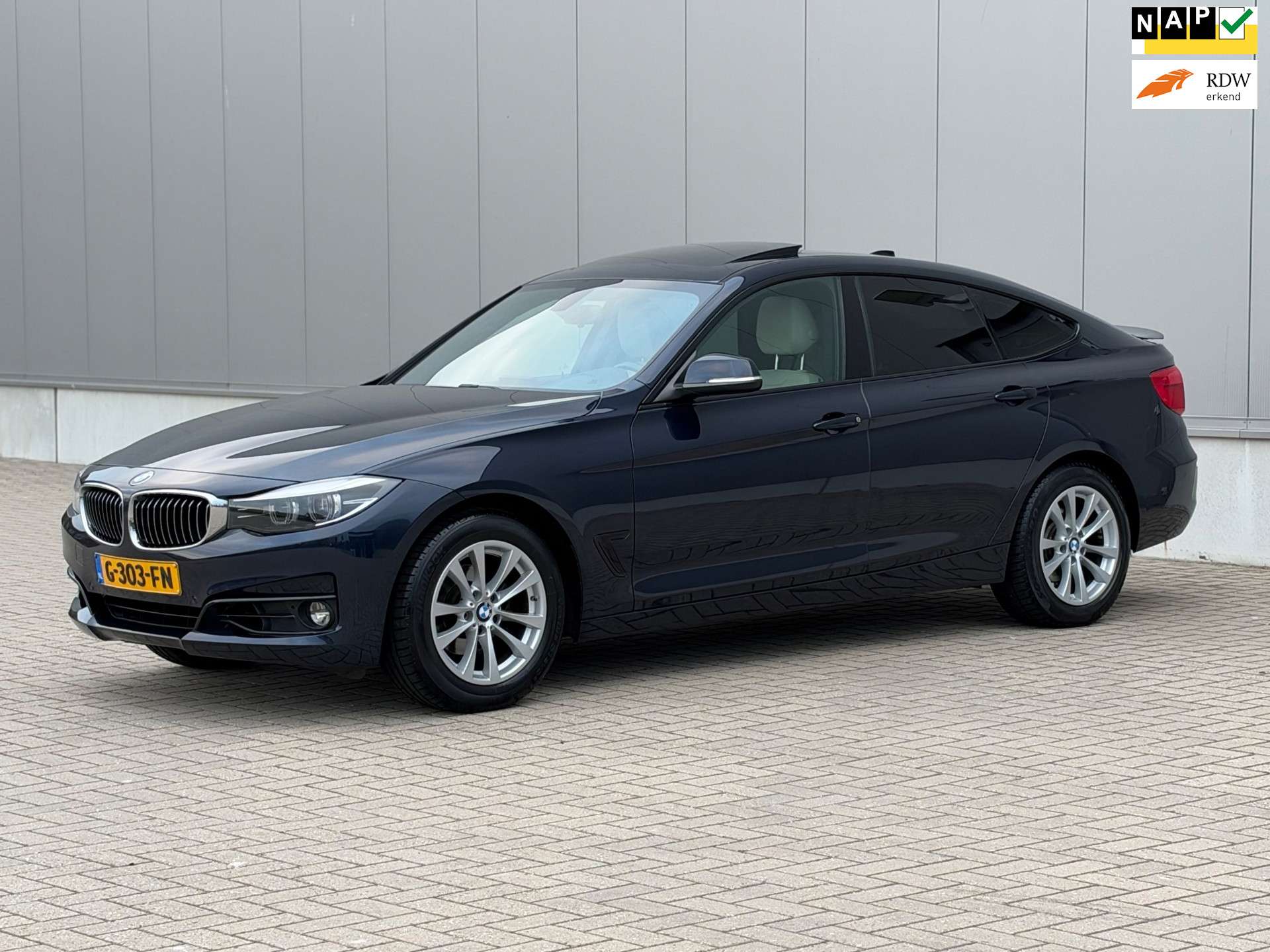 BMW 320