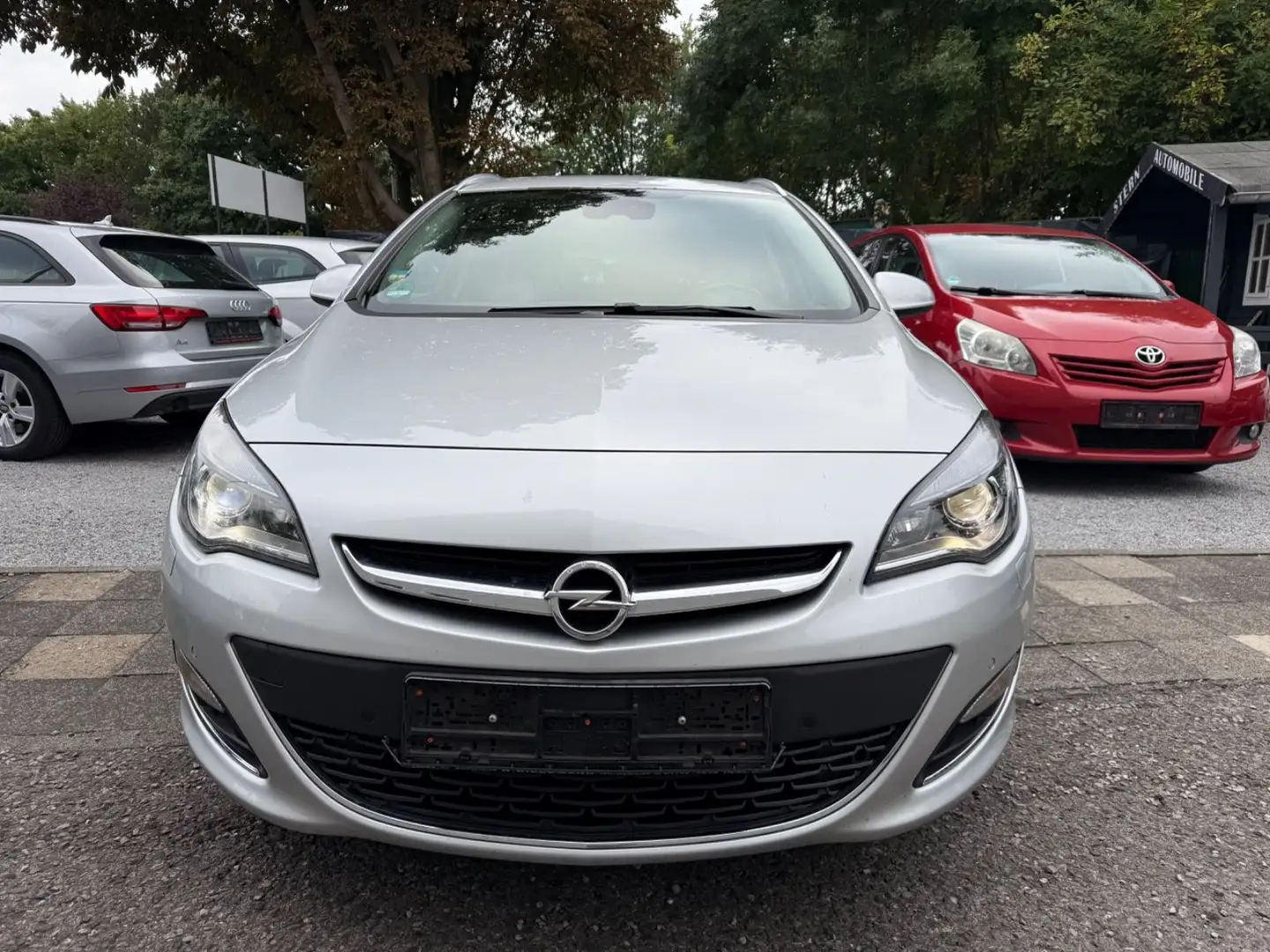 Opel Astra J Sports Tourer Exklusiv*NAVI*XENON*AHK Silber - 2