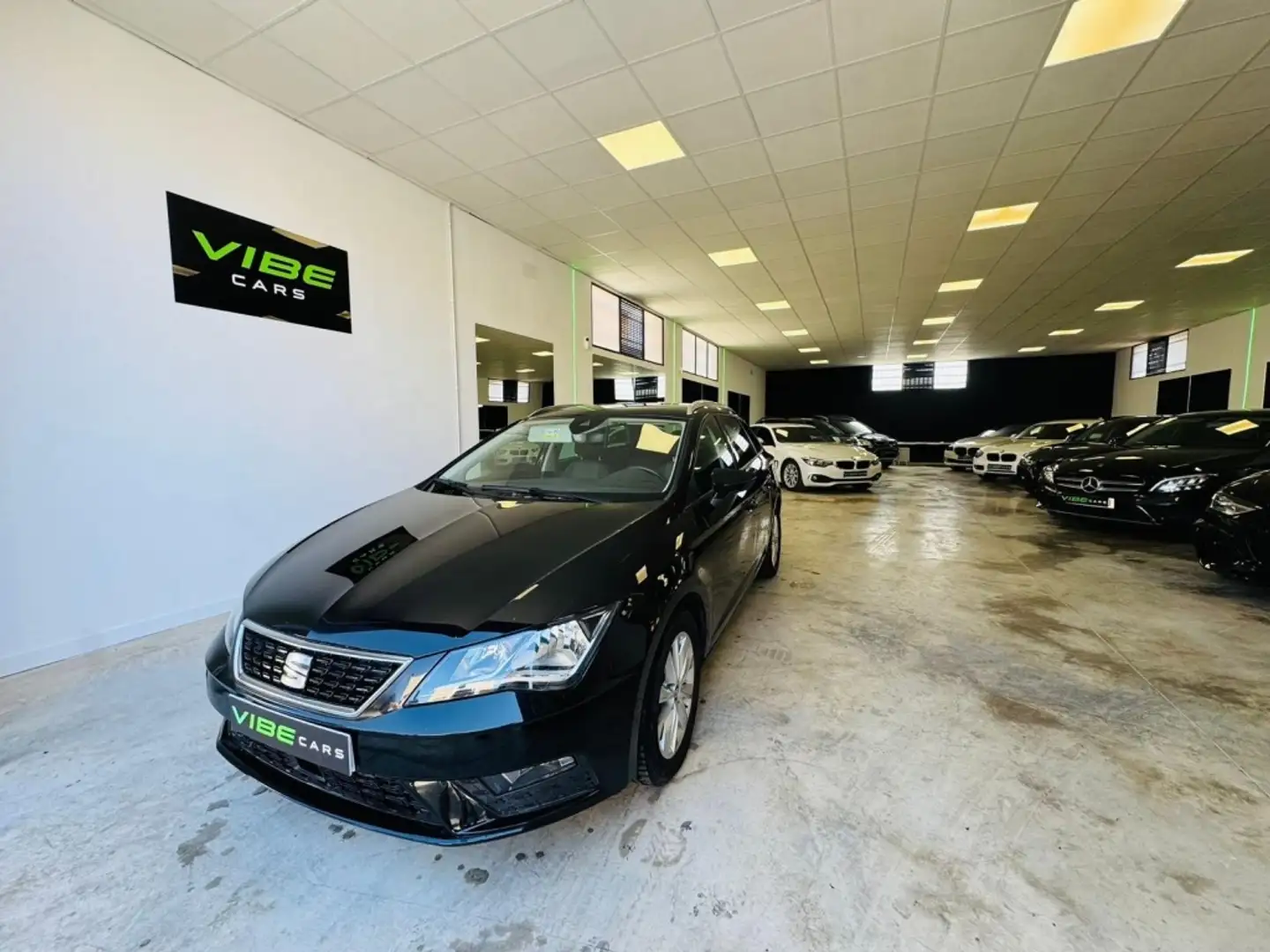 SEAT Leon ST 1.6TDI CR S&S Reference Advanced 115 Negro - 2