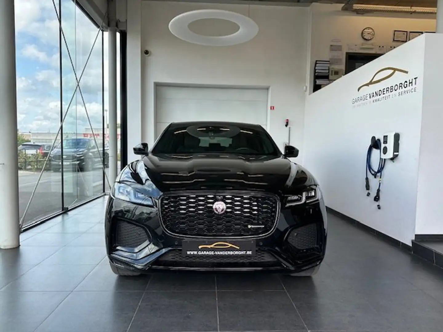 Jaguar F-Pace R-DYNAMIC S  BENZINE AWD AUTOMAAT - 2