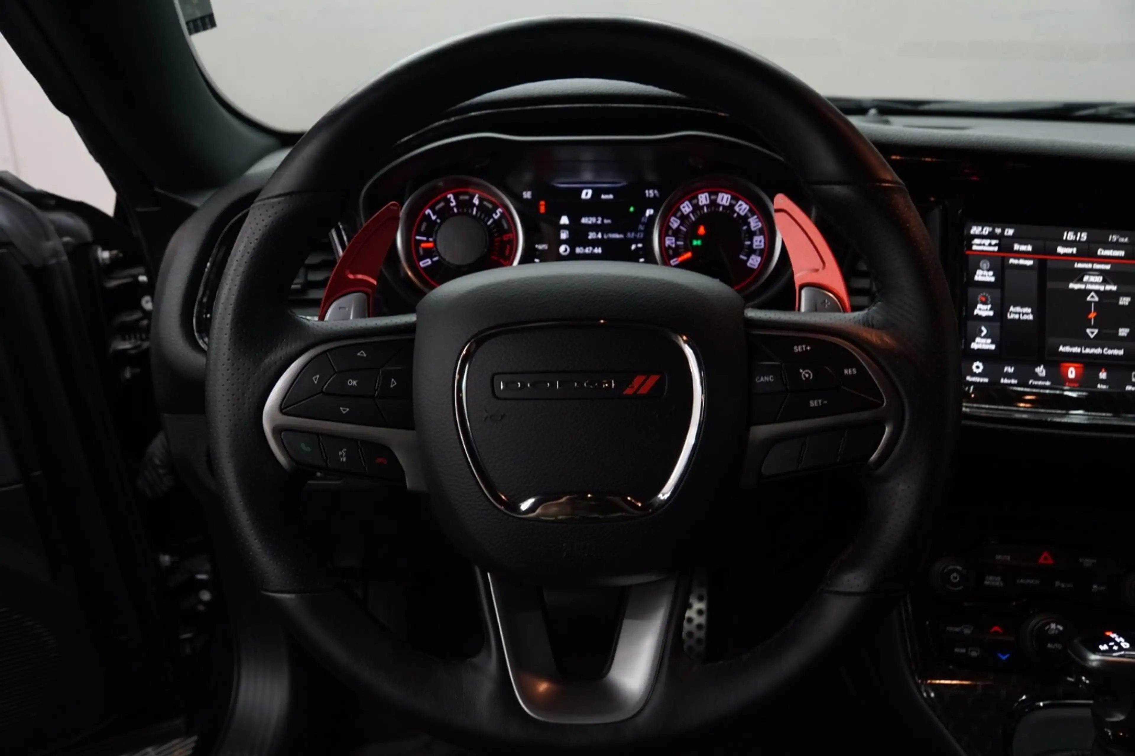 Dodge Challenger SRT *SUCHAUFTRAG NACH WUNSCH* — photo 17