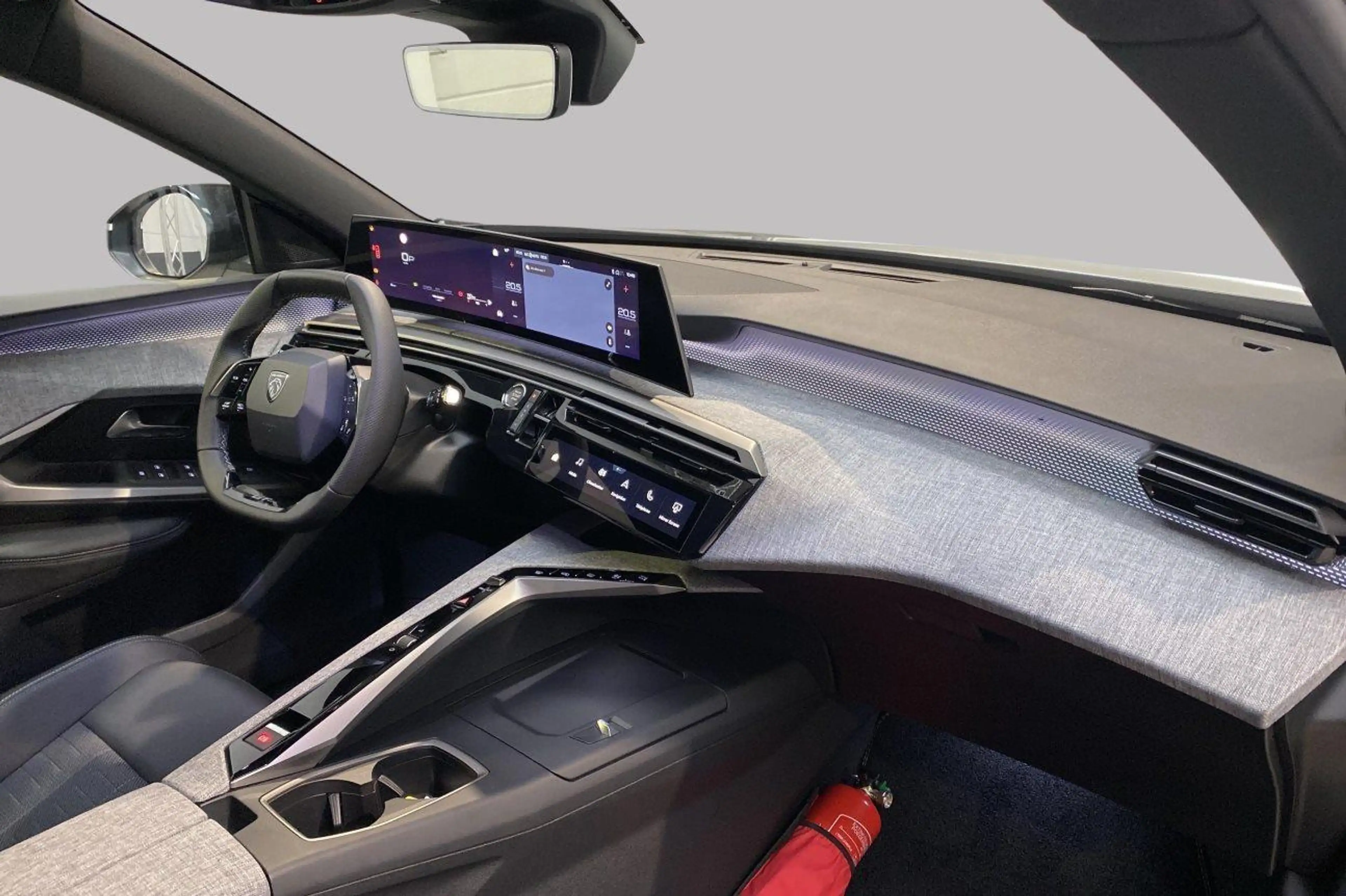 Peugeot 5008 GT - HYBRID - 7 PLACES — photo 2