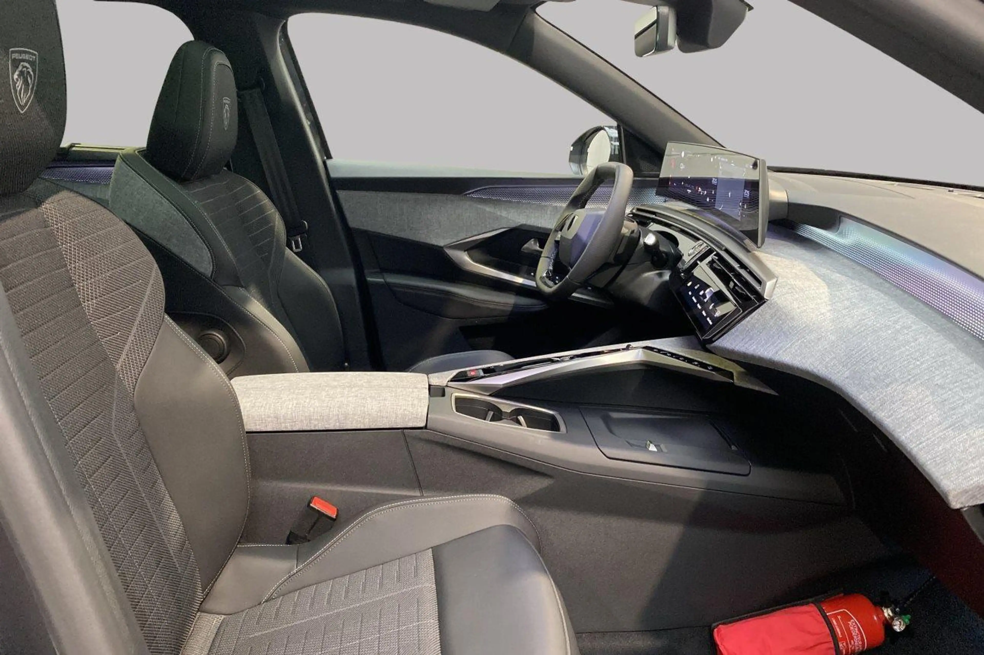 Peugeot 5008 GT - HYBRID - 7 PLACES — photo 8